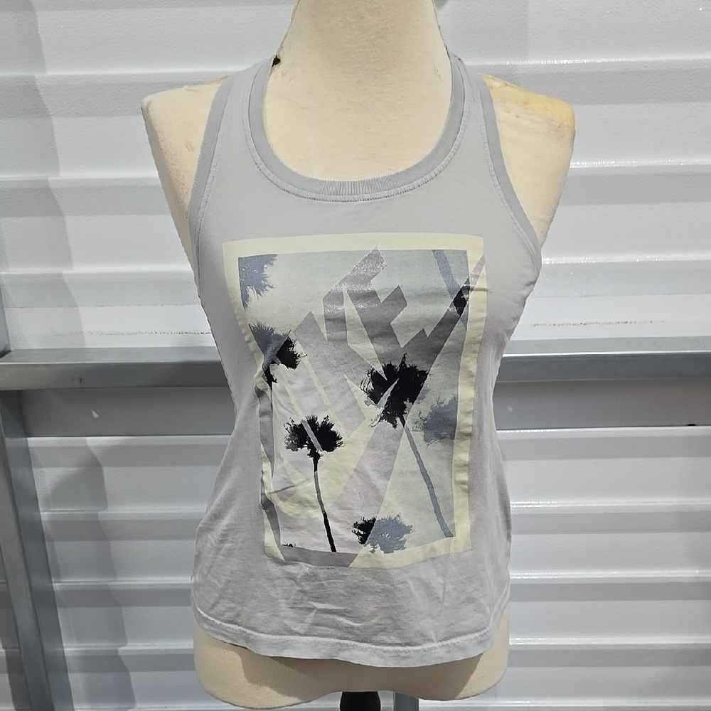 Nike Gray Fitted Graphic Tank Top